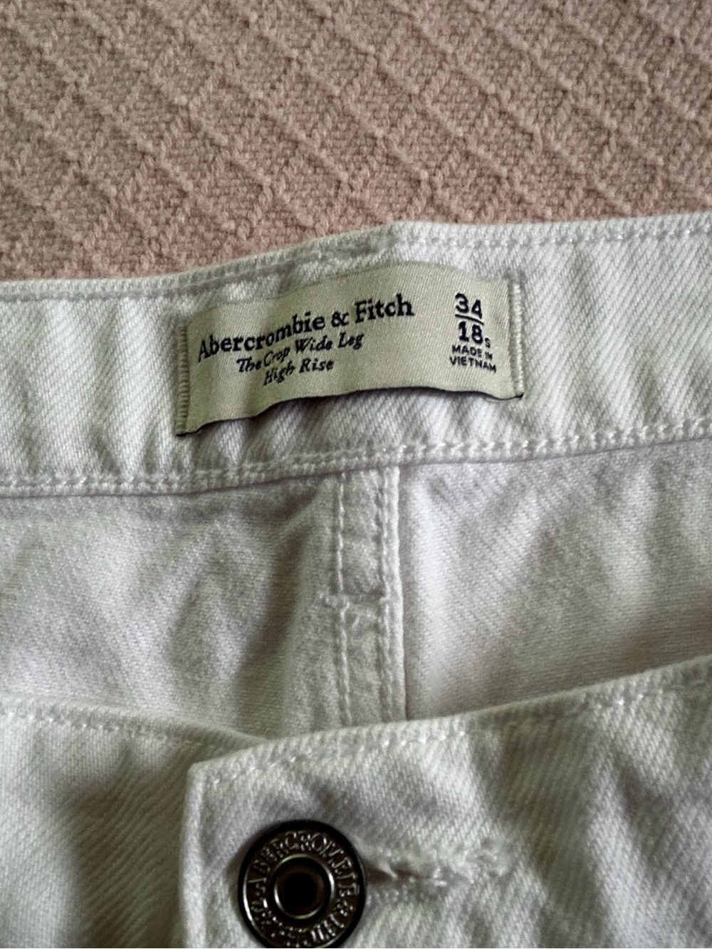 Abercrombie & Fitch cropped jeans